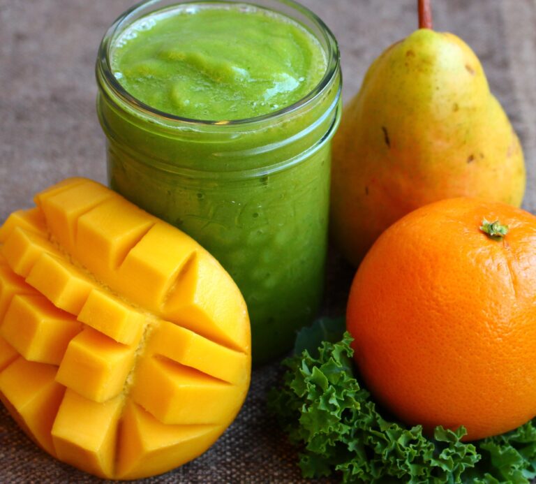 Burst of Freshness: Apple, Pear, & Kale Citrus Smoothie