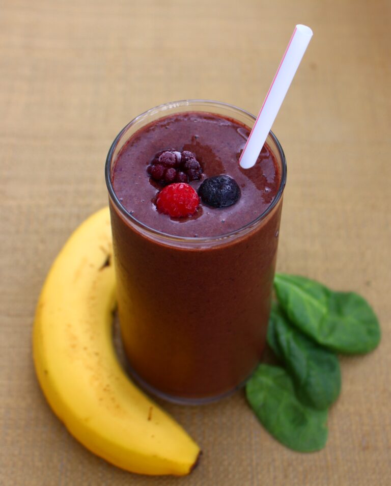 Simplest Green Berry Smoothie