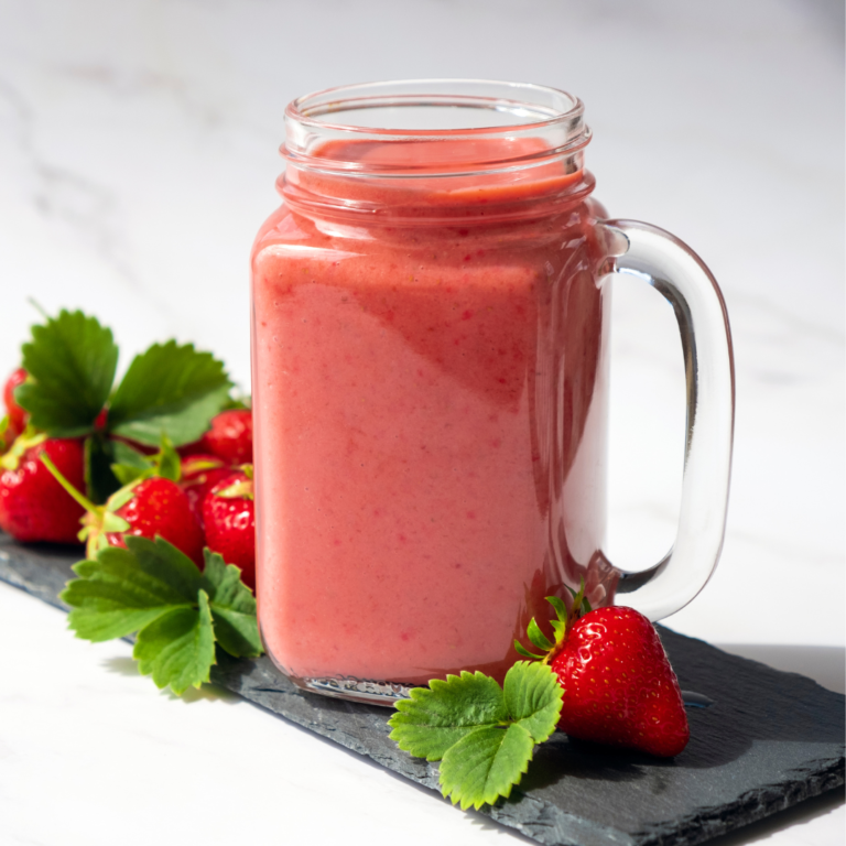 Strawberry Pear & Cinnamon Smoothie