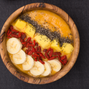 strawberry goji and pear smoothie bowl