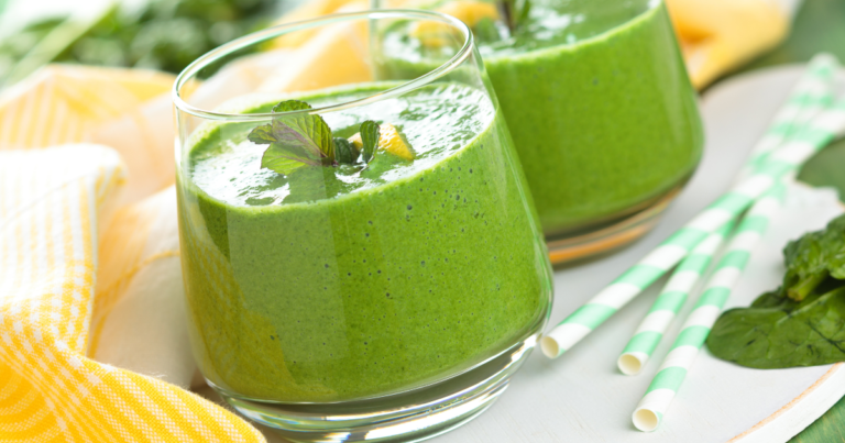 green mint and spinach smoothie