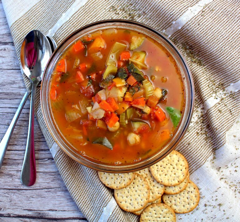 Easy Tuscany Minestrone Soup (Oil-Free)