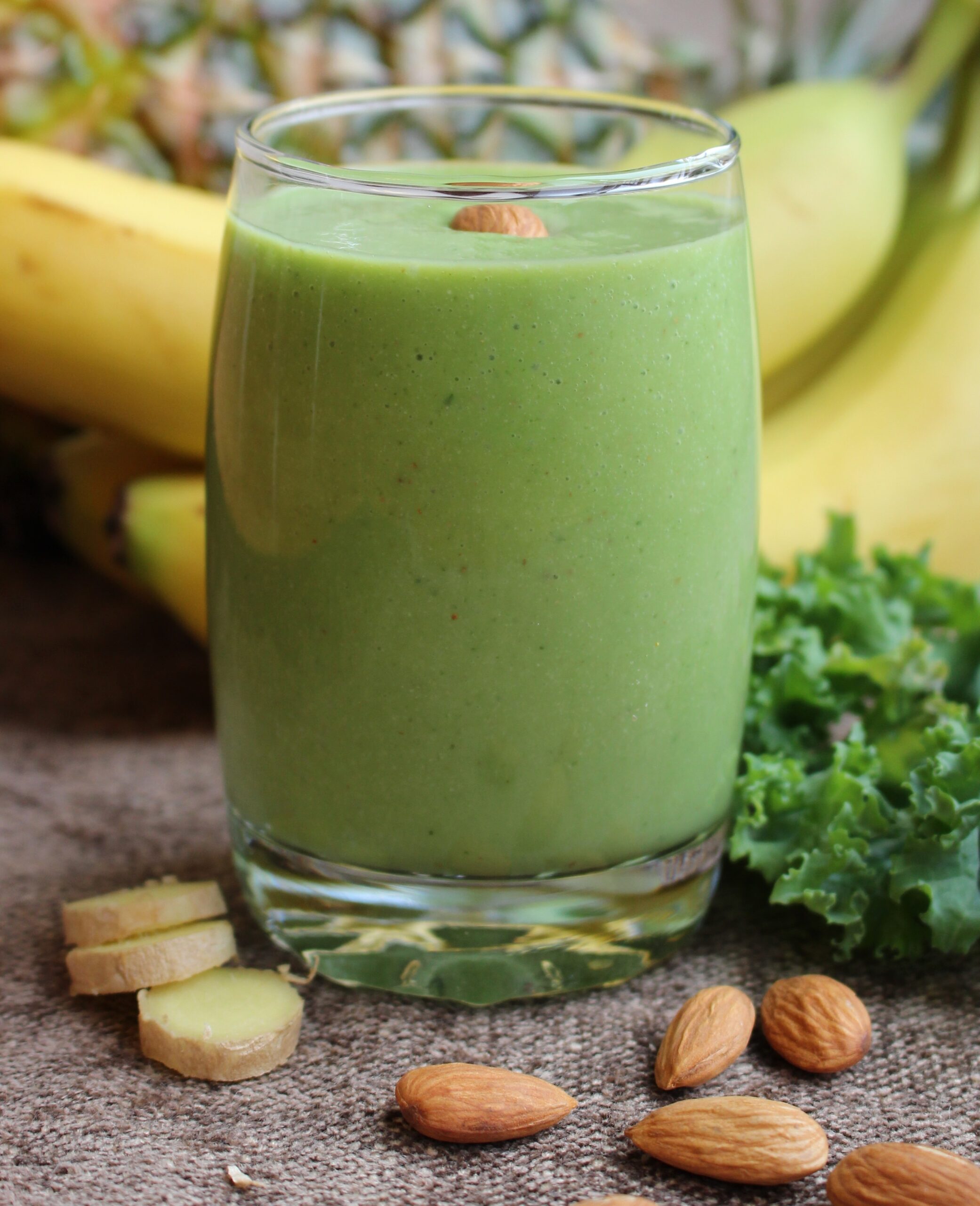 kale smoothie with banana, almonds and ginger