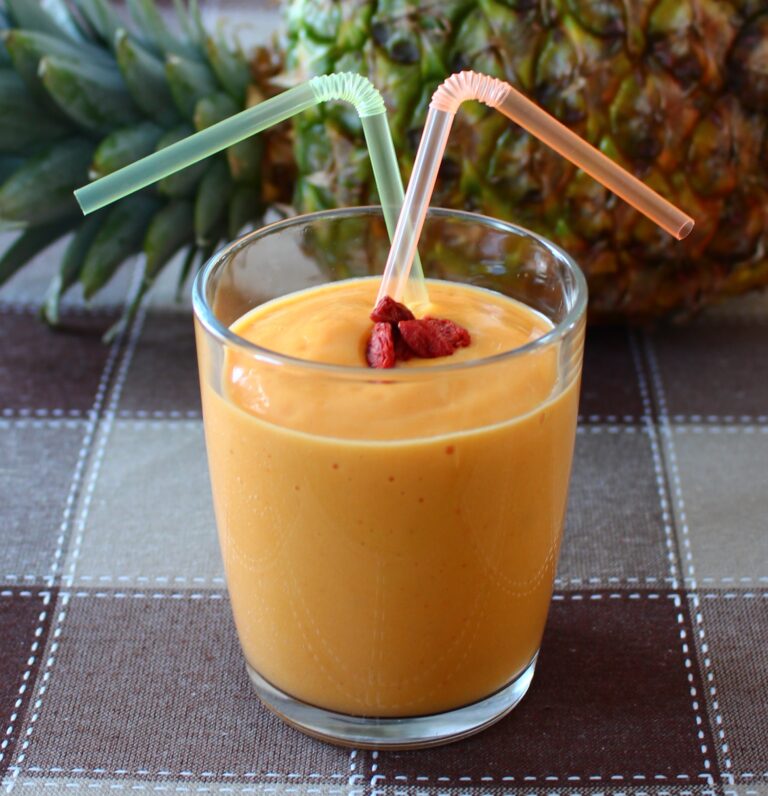 butternut smoothie with goji berries