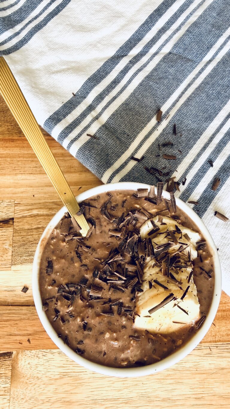 High-Protein Chocolate Overnight Oats